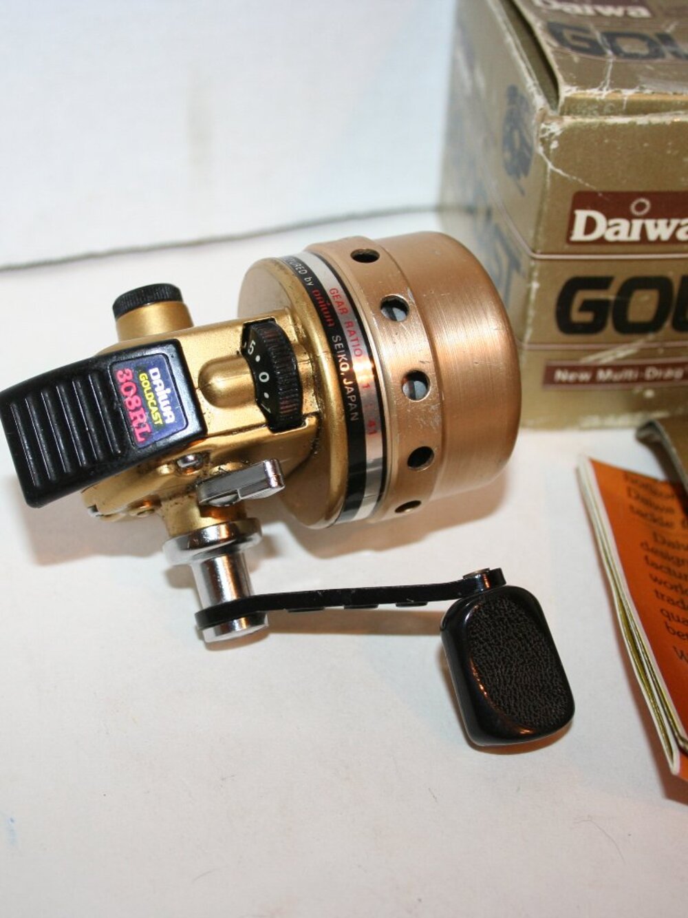Vintage Daiwa Goldcast 308RL Spincast Fishing Reel with Box and Manual Japan